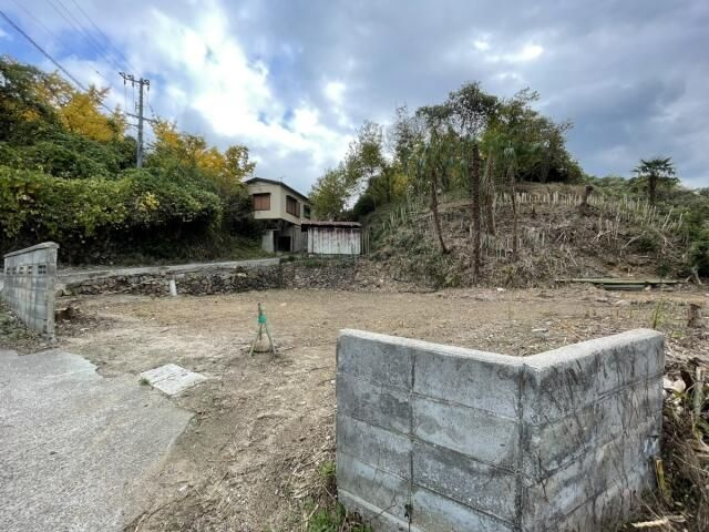 松山市窪野町の売地の外観