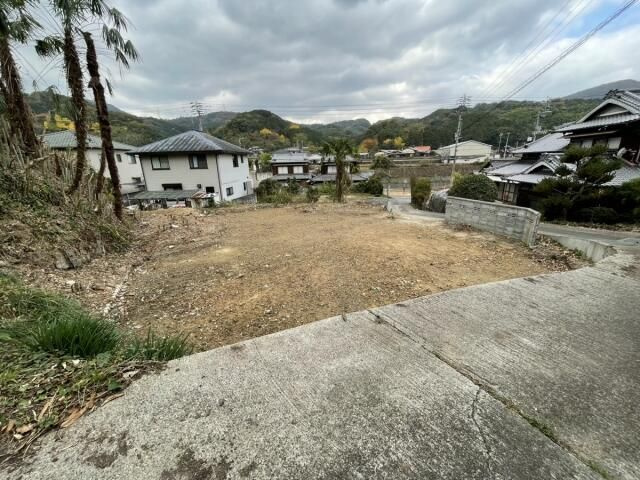 松山市窪野町の売地の外観