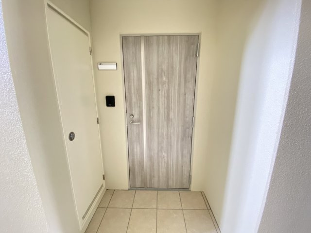 マンションエクセルハエバルの玄関