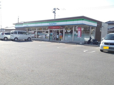 【周辺】 | グレイシャス髙尾Ａ | ファミリーマート久留米北野町店まで570m