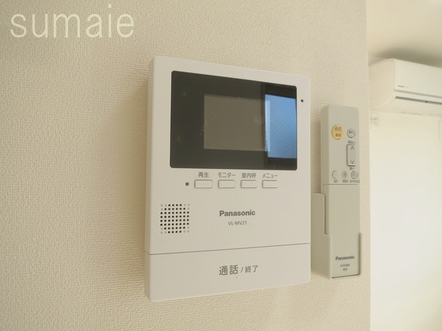 プリュネルのセキュリティ|お顔も確認できて安心のモニタ付きインターホンです♪