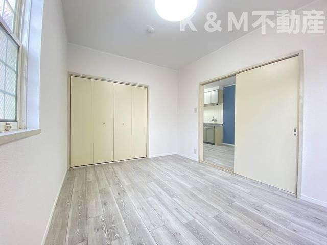 ジュネパレス柏第５０２の居間・リビング|ゆったりとした居間です