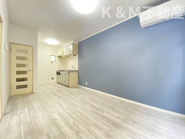 ジュネパレス柏第５０２の居間・リビング|ゆったり過ごせる居間です