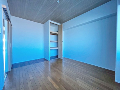 【洋室】 | メゾンドール高石 | 【クローゼットありますよ】家族の思い出も大切にしまっておけますね♪