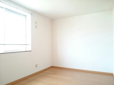 【洋室】 | シャン・デ・ソレイユ | 個人の部屋や寝室として使える洋室です