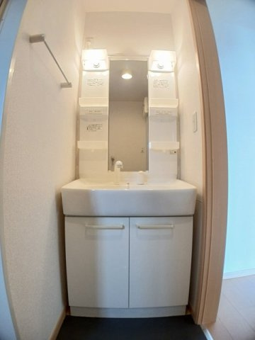 ベル・ヴィオラＡの洗面所|スペースが確保できる洗面所です