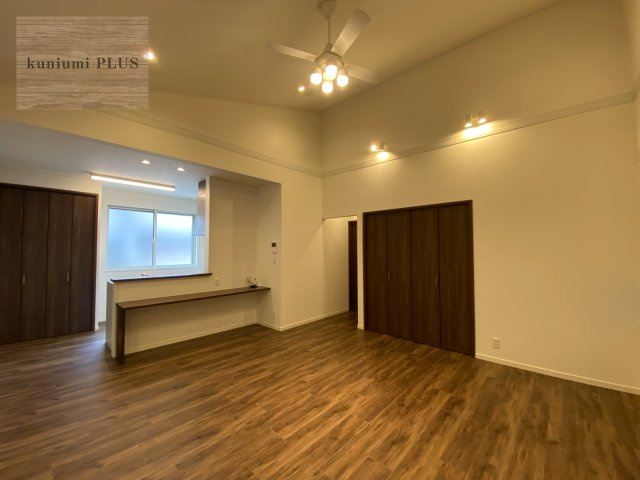 東大阪市御厨南2丁目の居間・リビング