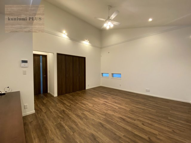 東大阪市御厨南2丁目の居間・リビング