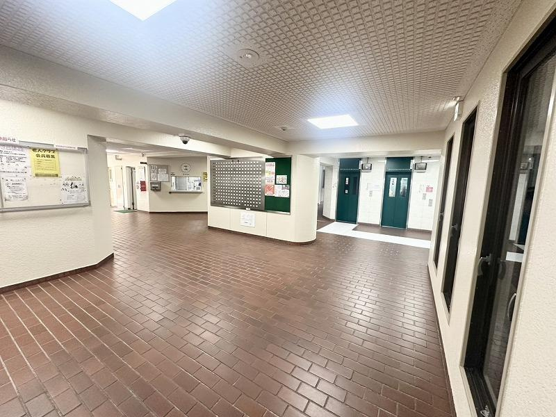 メロディーハイム守口のロビー|■物件内覧・資金計画相談・住宅ローン相談、リフォーム相談、お問合せ受付中■
※当日・翌日のご内覧、ご相談はお電話でのお問合せがスムーズです！