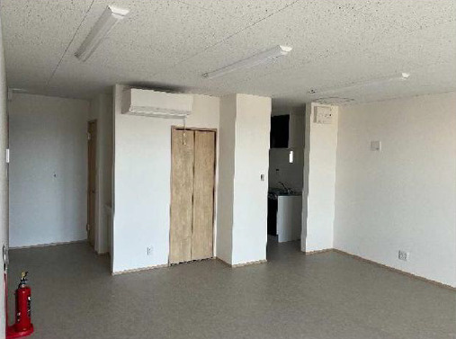 草津市草津町の店舗事務所の内装