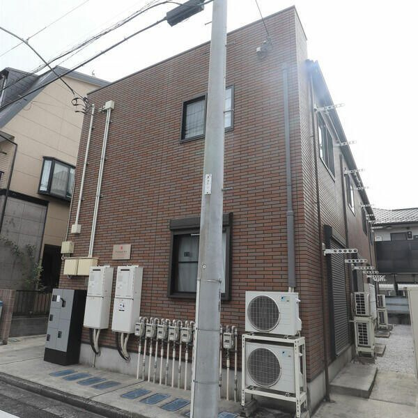 フォレスト根岸のエントランス