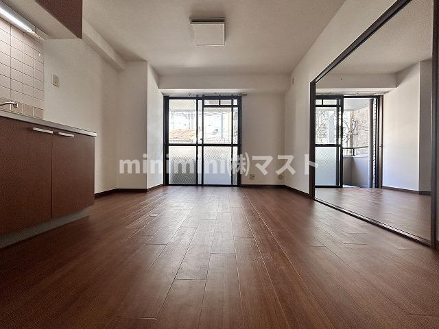 ハーバーウィンズ天保山の居間・リビング