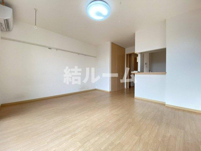 練馬区早宮３丁目のアパートの居間・リビング