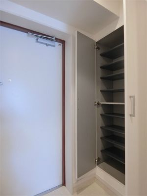 【玄関】 | リブリ・ユウシン | 明るい玄関です