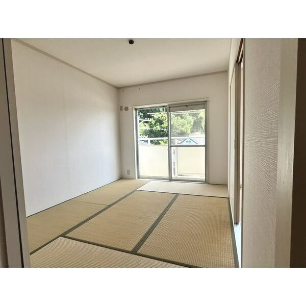 シャルム美郷の和室