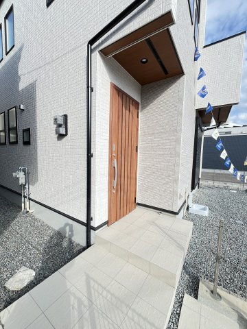 【玄関】 | 福岡市東区美和台3丁目　2号棟（全2棟）【仲介手数料無料・0円】 | 現地写真。