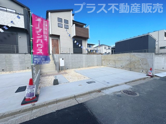 【外観】 | 福岡市東区美和台3丁目　2号棟（全2棟）【仲介手数料無料・0円】 | 現地写真。プラス不動産販売なら、現場の全ての棟をまとめてご見学頂けます。