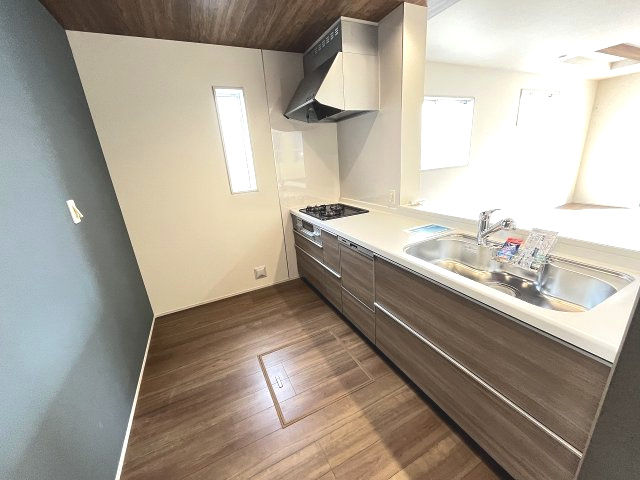 【キッチン】 | 福岡市東区美和台3丁目　2号棟（全2棟）【仲介手数料無料・0円】 | 現地写真。