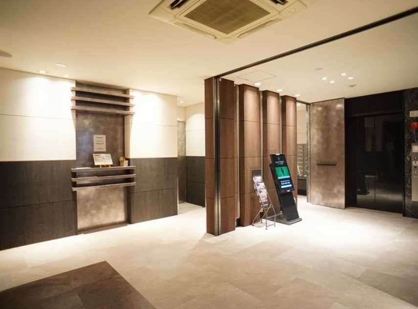 エスティメゾン銀座　駅近　ペット相談　駐車場のエントランス