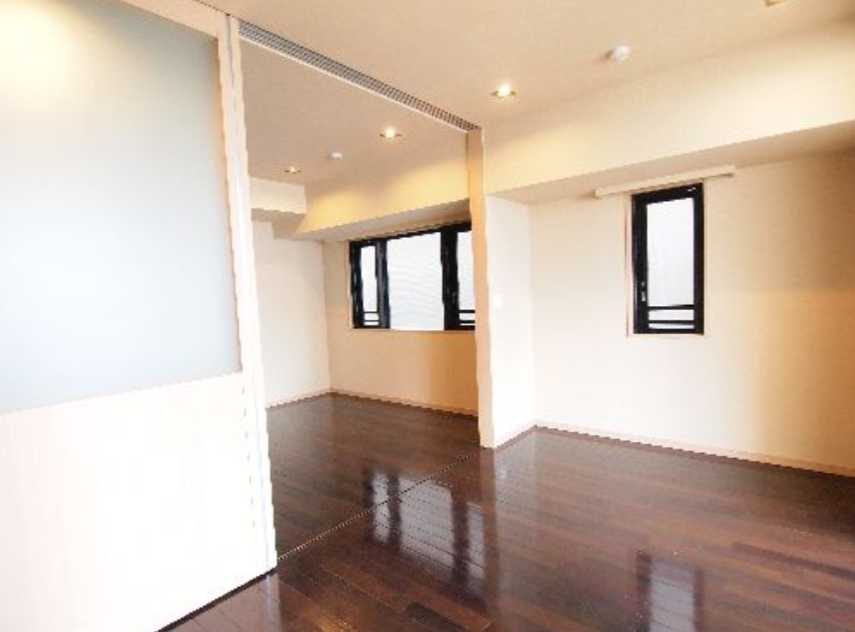 エスティメゾン銀座　駅近　ペット相談　駐車場の内装