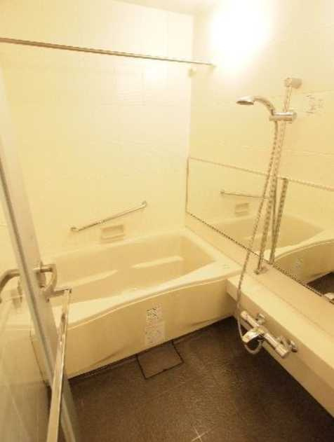 エスティメゾン銀座　駅近　ペット相談　駐車場の浴室