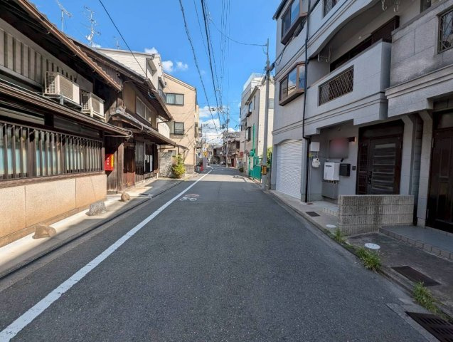 壬生御所ノ内町の前面道路含む現地写真