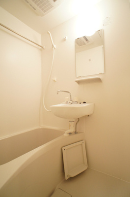 【浴室】 | リブリ・ルピナス | ゆったり過ごせるお風呂です