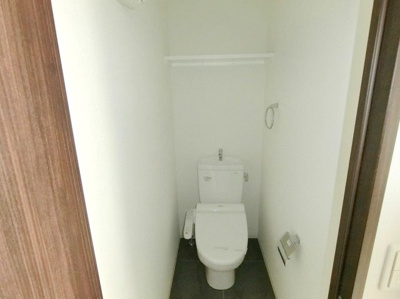 【トイレ】 | BLAU本町東 | 落ち着いた空間のトイレです