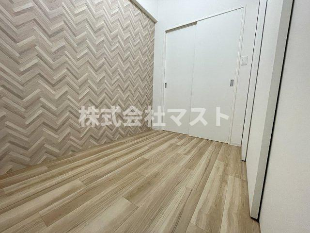 セレニテ本町リアンの洋室