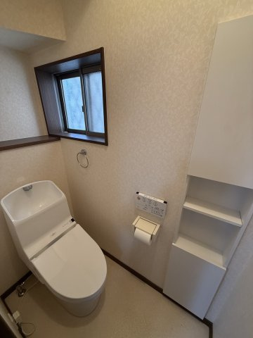 泉南郡田尻町吉見戸建のトイレ|綺麗にお使いです♪