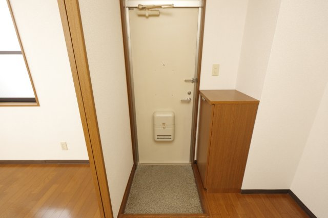 ファーストハウスゼロ賃貸の玄関