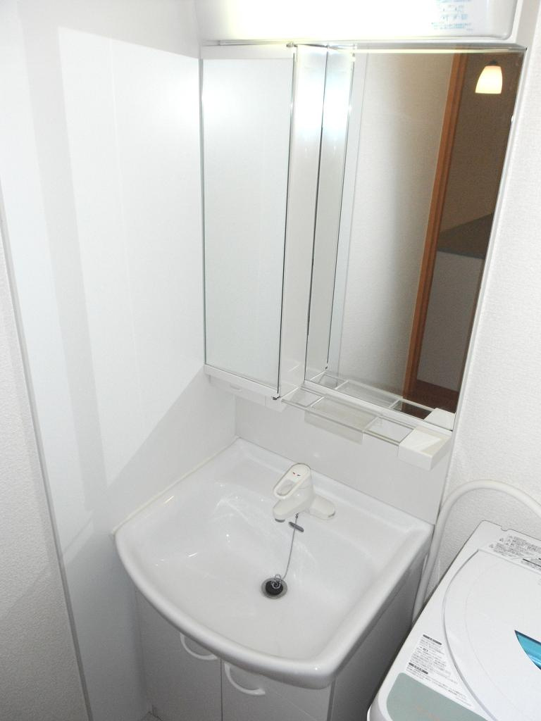 レオパレスケリュスBの独立洗面台|画像7