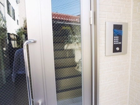 グランド西巣鴨のエントランス