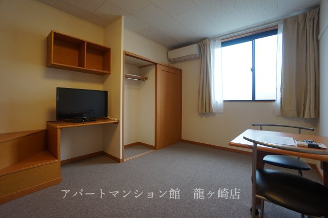 レオパレスソレーユⅡの居間・リビング