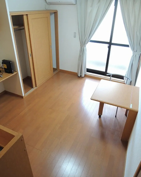 レオパレスソレーユⅡの居間・リビング