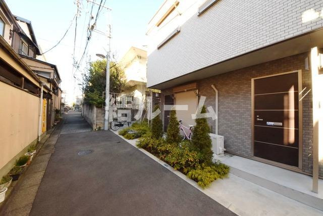 文京区白山４丁目のアパートのエントランス