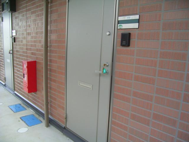 フローラ東大宮のエントランス