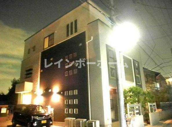 URBAN　COURT　BRILLER