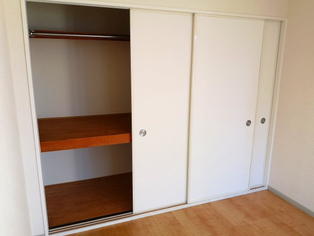 川崎市多摩区中野島２丁目のアパートの収納