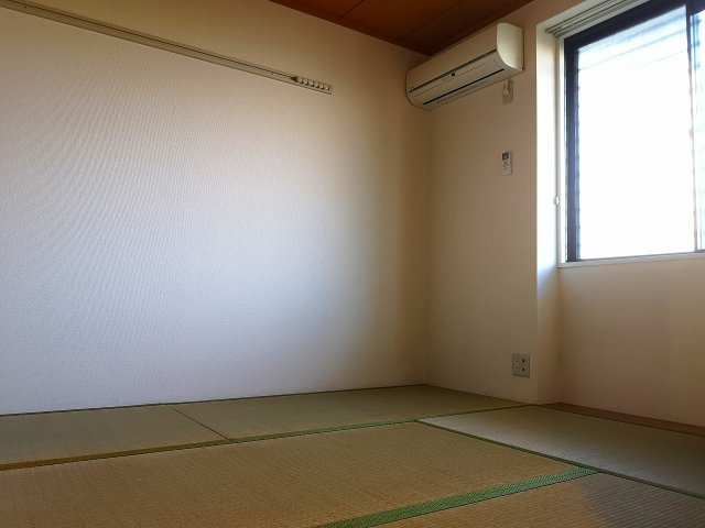 川崎市多摩区中野島２丁目のアパートの和室