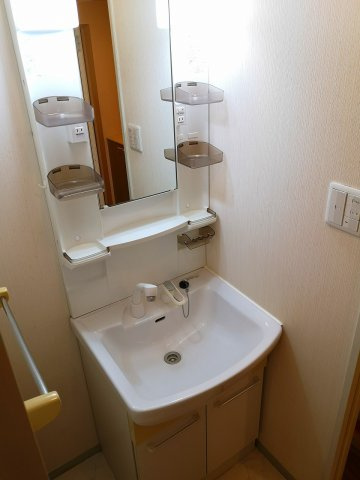 川崎市多摩区中野島２丁目のアパートの洗面所