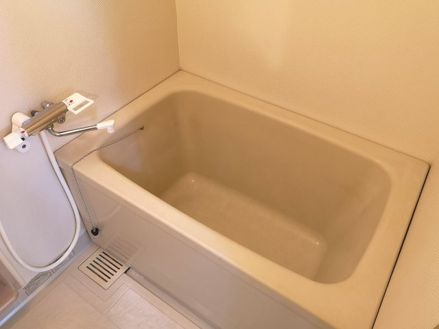 川崎市多摩区中野島２丁目のアパートの浴室