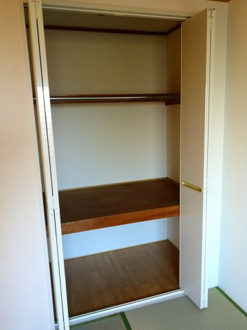 川崎市多摩区中野島２丁目のアパートの収納