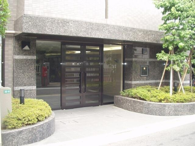 ルーブル新中野のエントランス|物件の入り口です
