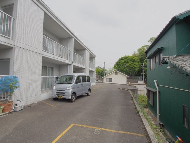 コンフォートマンモトの駐車場