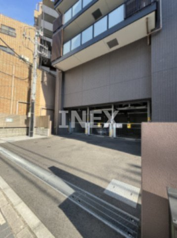 ディームス横濱青木町の駐車場