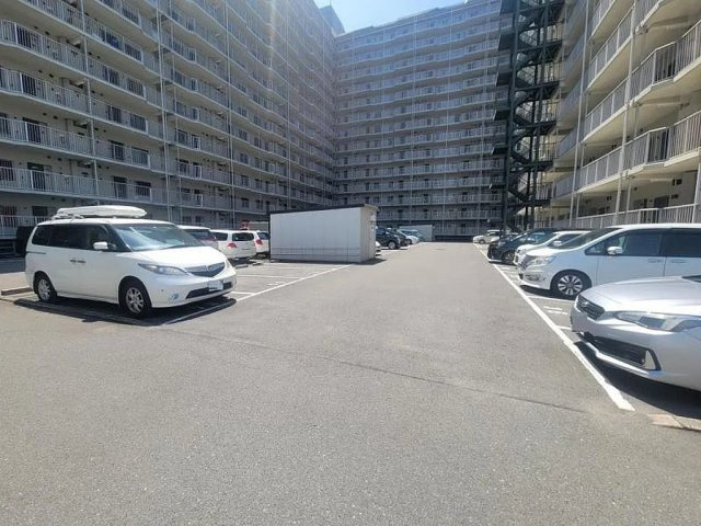 守口ハイライフA棟の駐車場|■物件内覧・資金計画相談・住宅ローン相談、リフォーム相談、お問合せ受付中■
※当日・翌日のご内覧、ご相談はお電話でのお問合せがスムーズです！