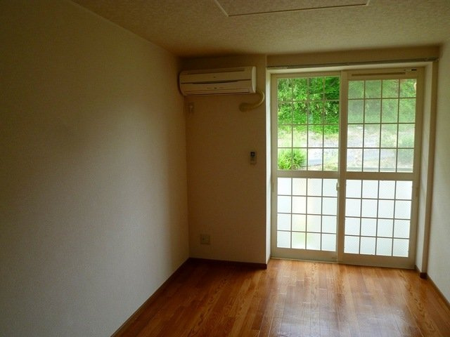 シャトレ小竹　Ⅱの内装|明るい室内です