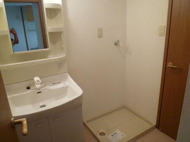 シャトレ小竹　Ⅱの洗面所|コンパクトで使いやすい洗面所