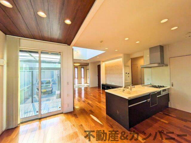 松山市朝生田町３丁目の中古一戸建のキッチン|キッチンでお料理をお楽しみください